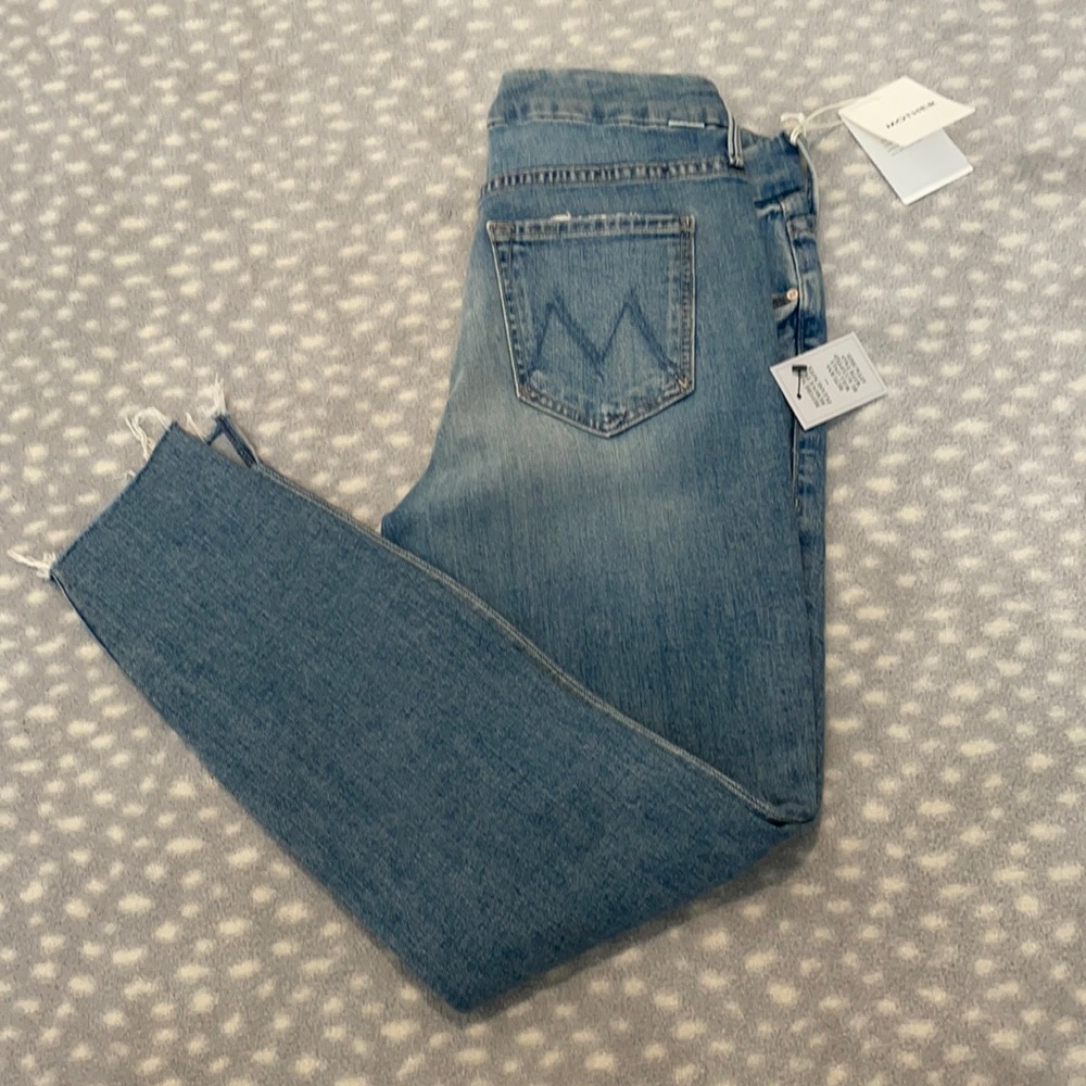 NWT. Mother the looker ankle step fray, size 29